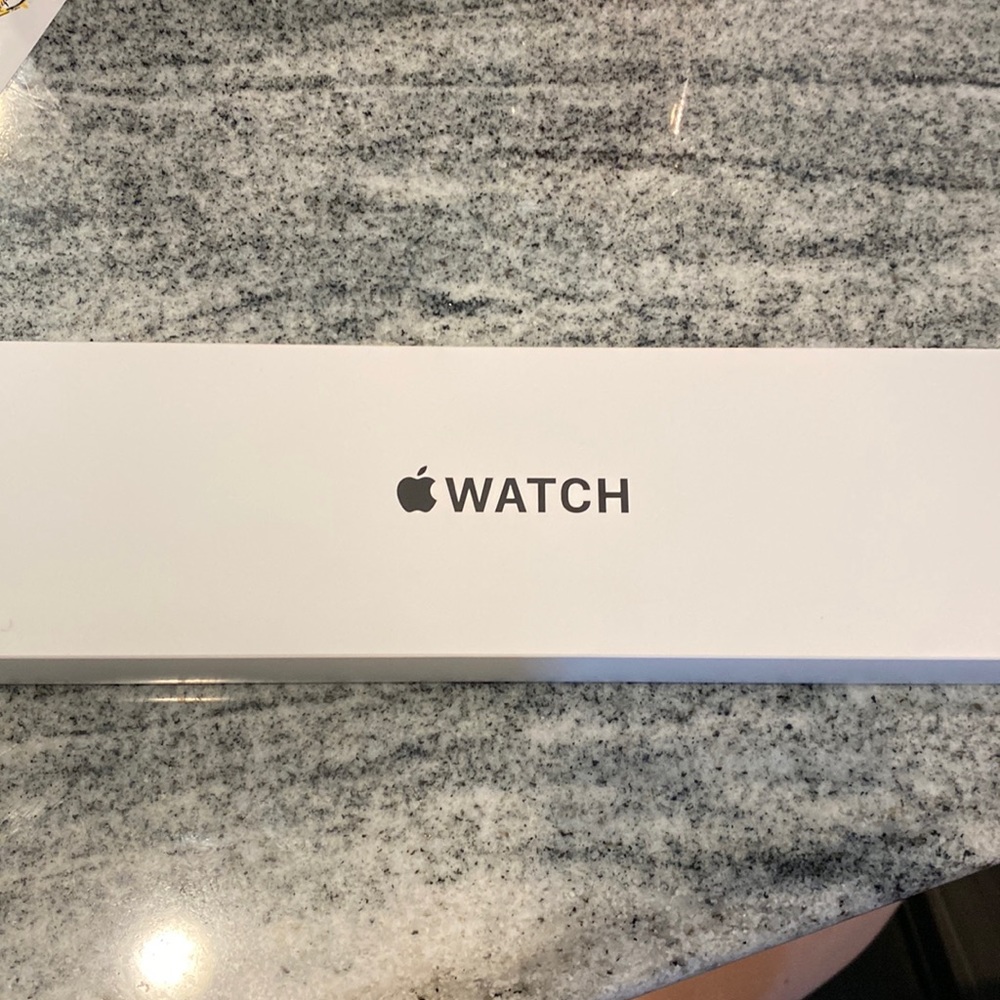BNIB Apple Watch SE (2nd generation) 44mm